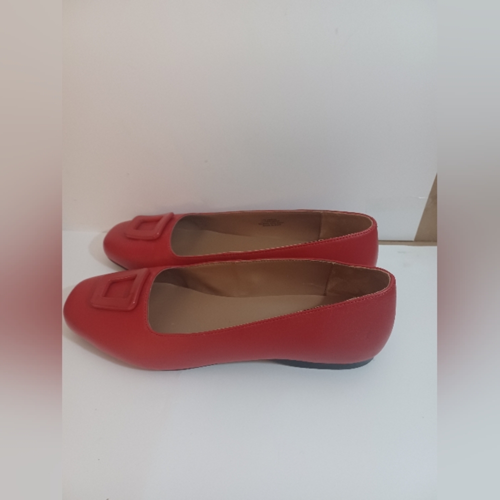 Array Women's Red Square-Toe Flats with Decorative Accent
